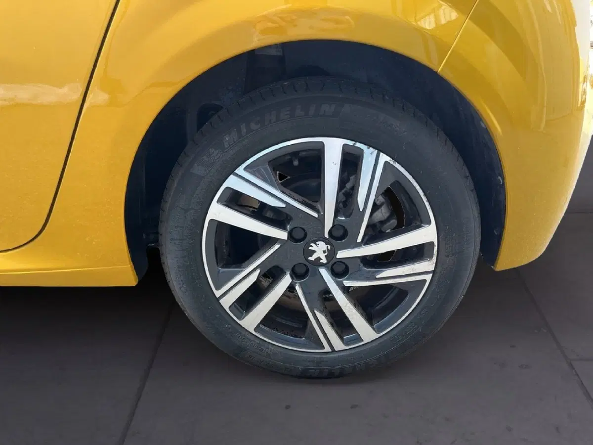 Peugeot 208 usata a Torino (8)