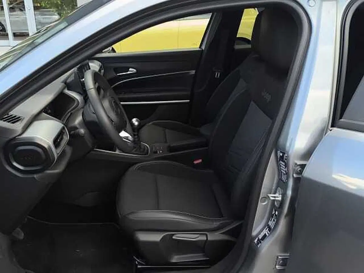 Jeep Avenger usata a Perugia (9)
