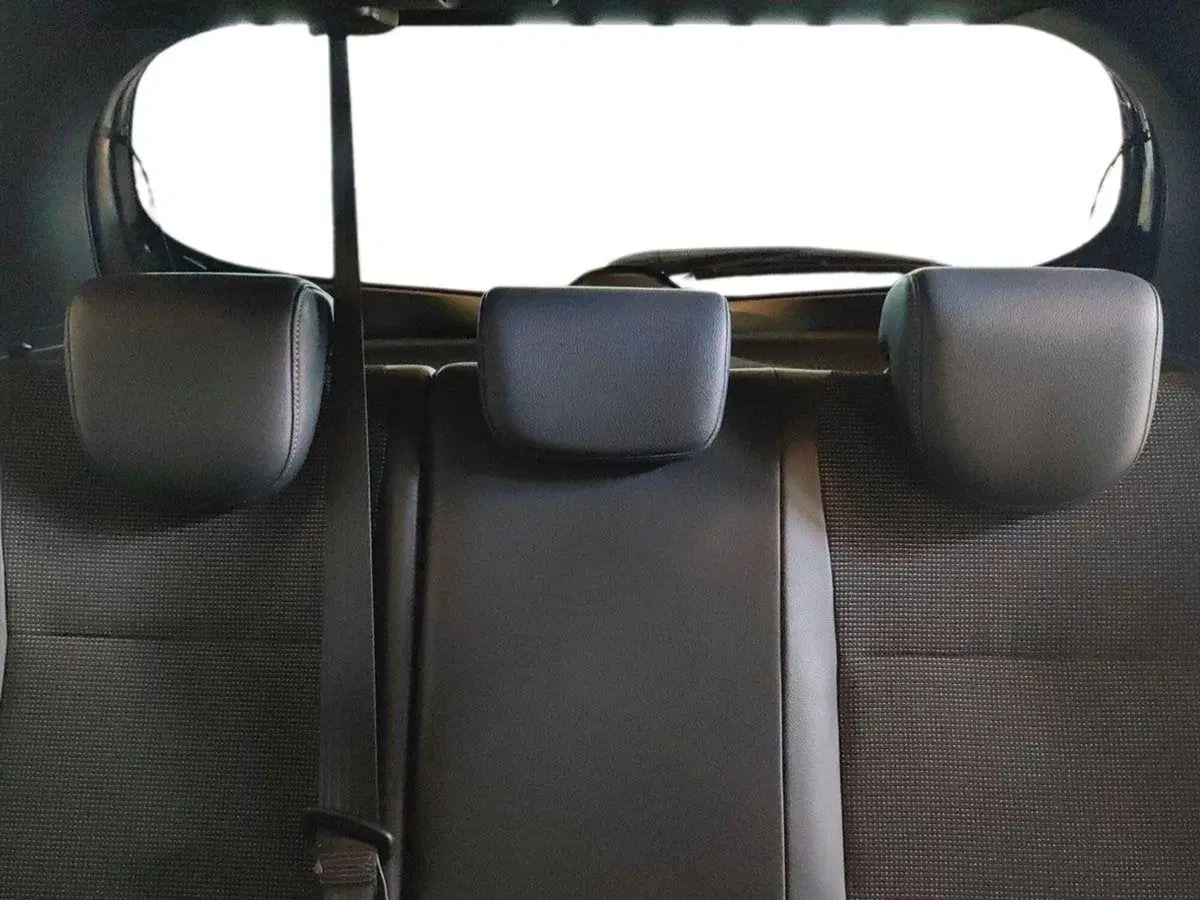 Toyota Yaris usata a Milano (12)