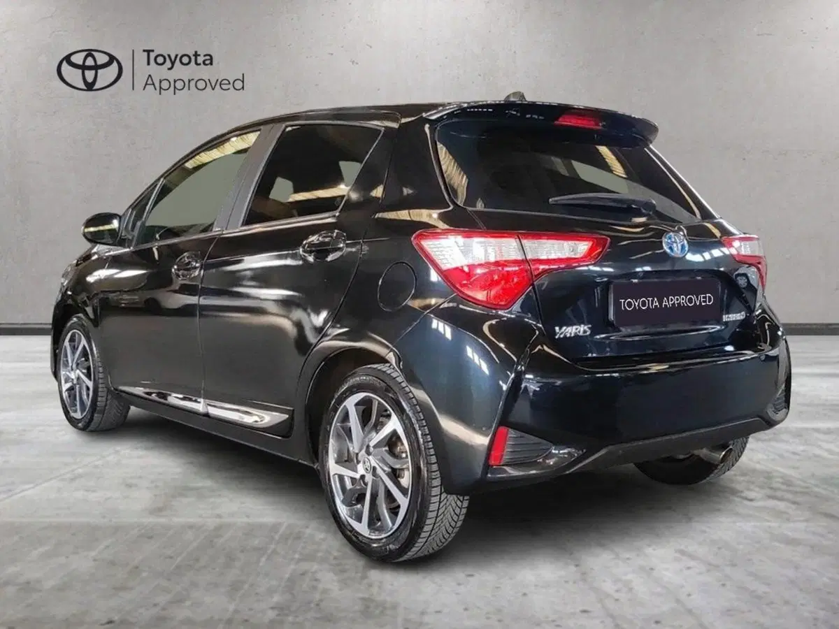 Toyota Yaris usata a Milano (6)