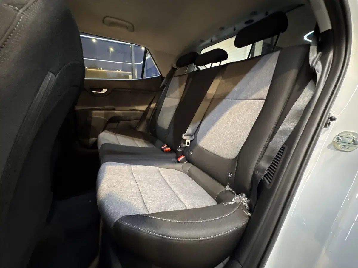 Kia Stonic nuova a La Spezia (11)
