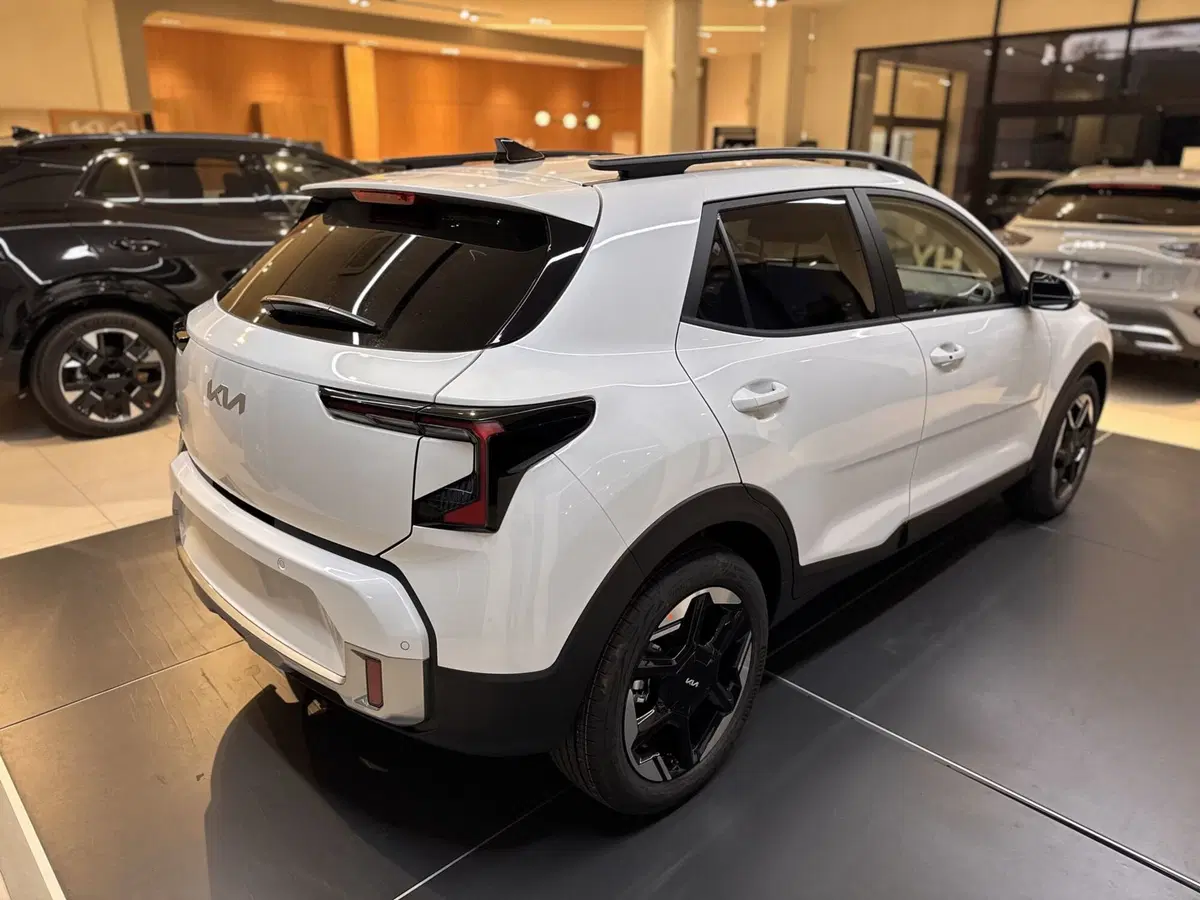 Kia Stonic nuova a La Spezia (7)