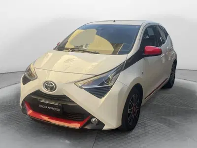 Toyota Aygo 1.0 VVT-i 72 CV 5 porte x-play del 2019 usata a Imola