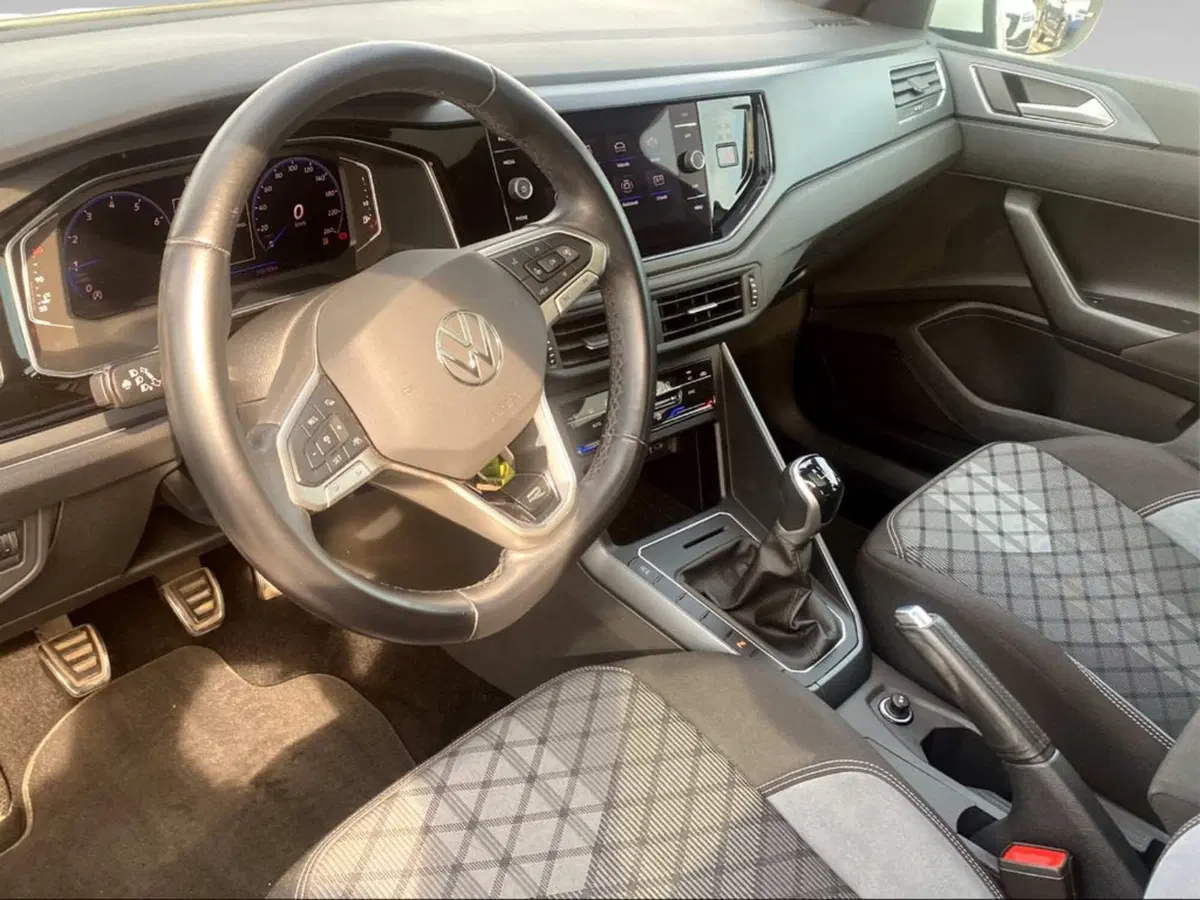 Volkswagen Taigo usata a Pisa (13)