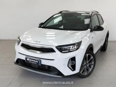 Kia Stonic 1.0 T-GDi 100 CV MHEV iMT Style del 2022 usata a Lurate Caccivio