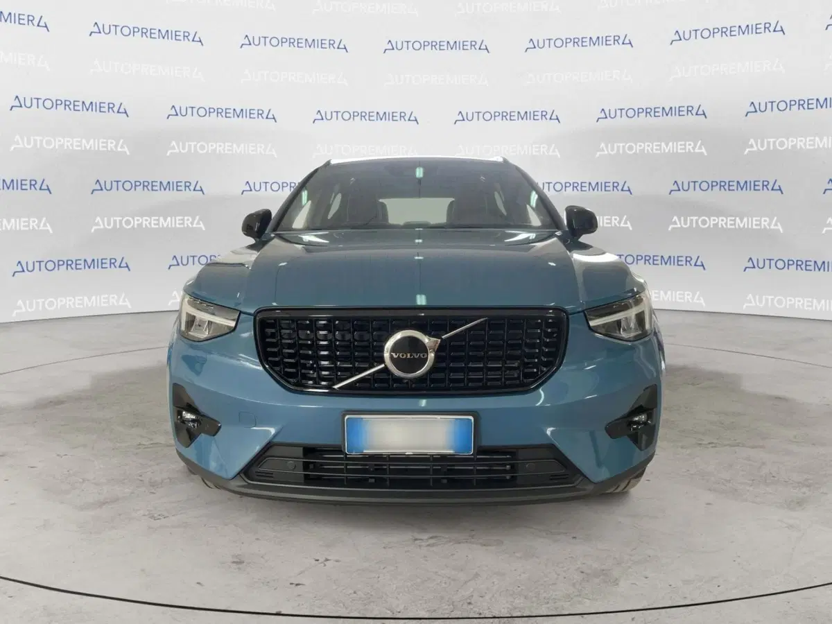 Volvo XC40 usata a Como (2)