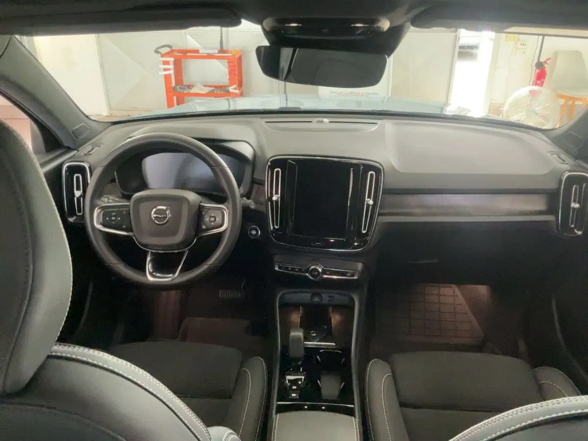 Volvo XC40 usata a Como (8)