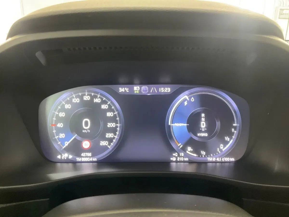 Volvo XC40 usata a Como (9)