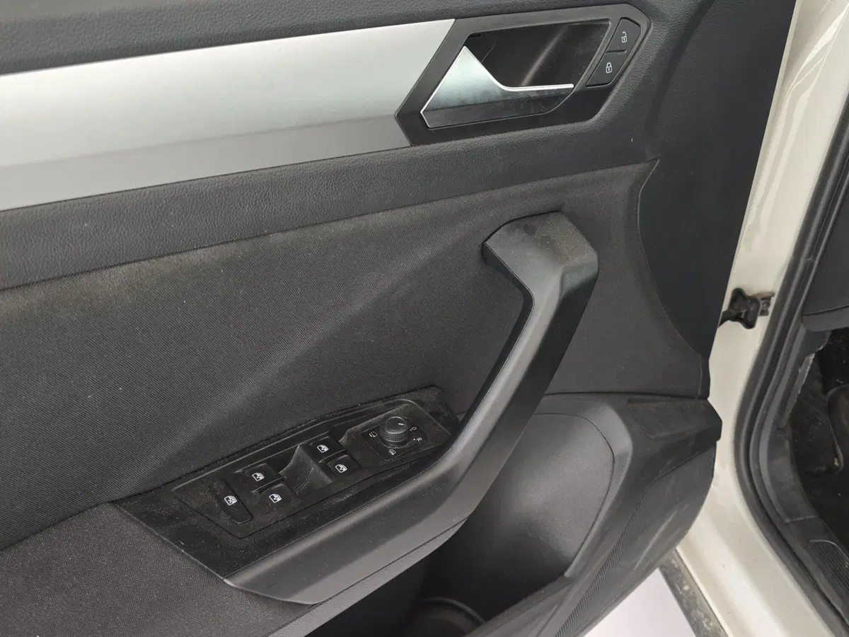 Volkswagen T-Roc usata a Cuneo (15)