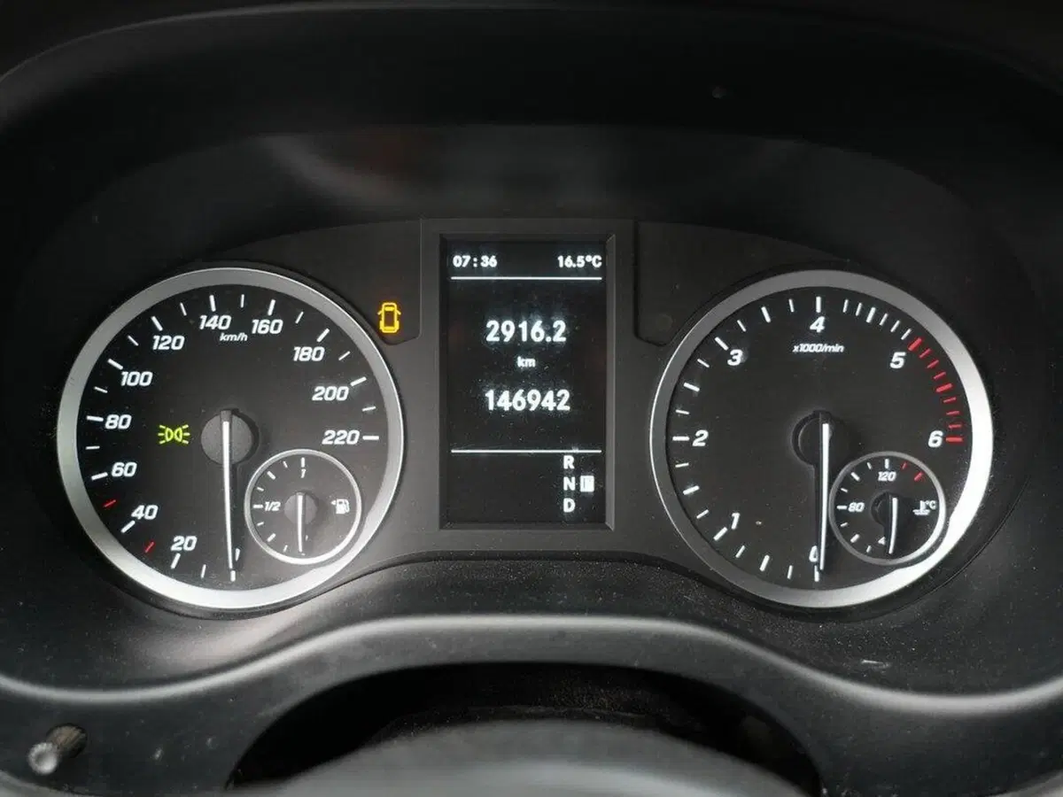 Mercedes-Benz Vito usata a Milano (10)