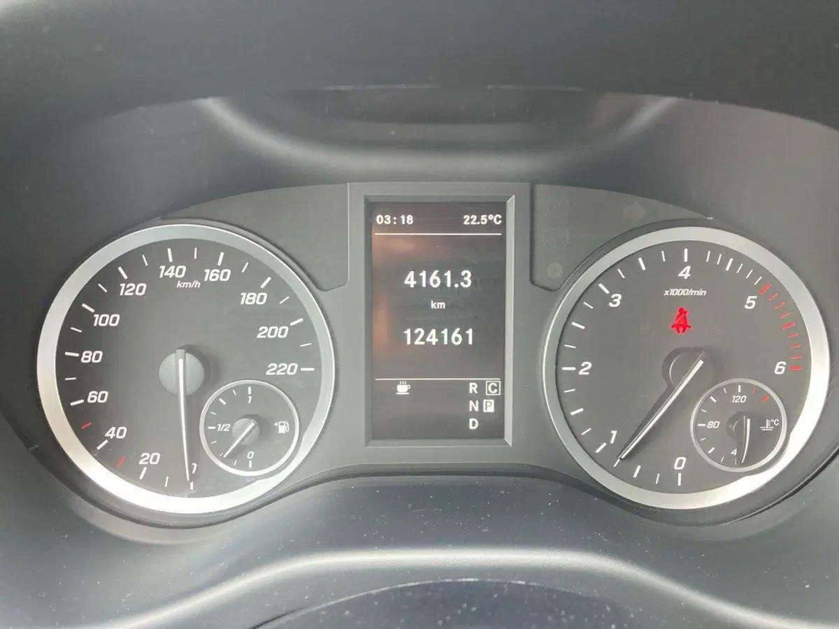 Mercedes-Benz Vito usata a Milano (13)