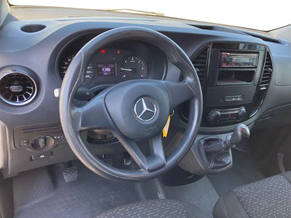 Mercedes-Benz Vito usata a Milano (9)