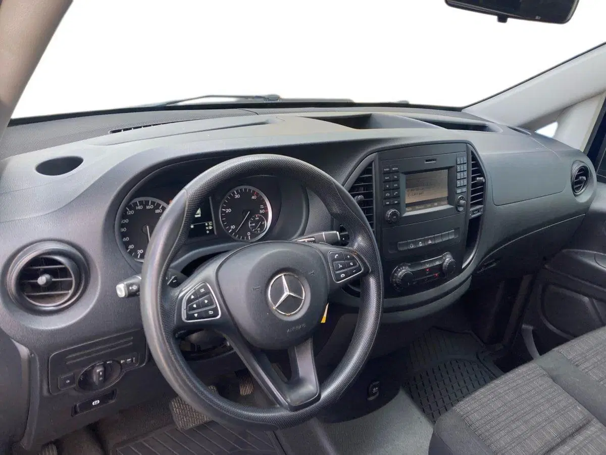 Mercedes-Benz Vito usata a Milano (9)