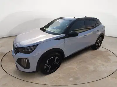 Peugeot 2008 motore elettrico 136 CV GT Pack del 2024 usata a Massafra
