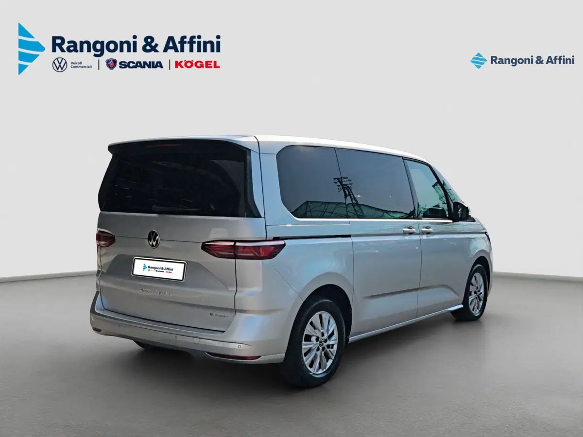Volkswagen Multivan usata a Brescia (6)