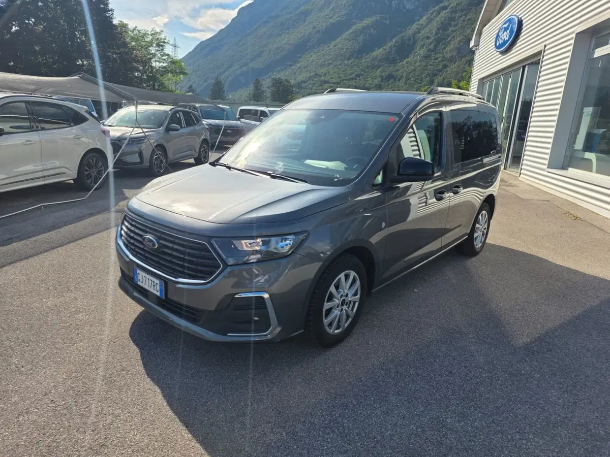 Ford Tourneo Connect usata a Belluno