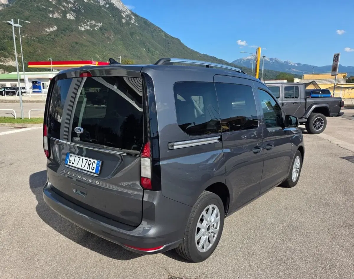 Ford Tourneo Connect usata a Belluno (3)