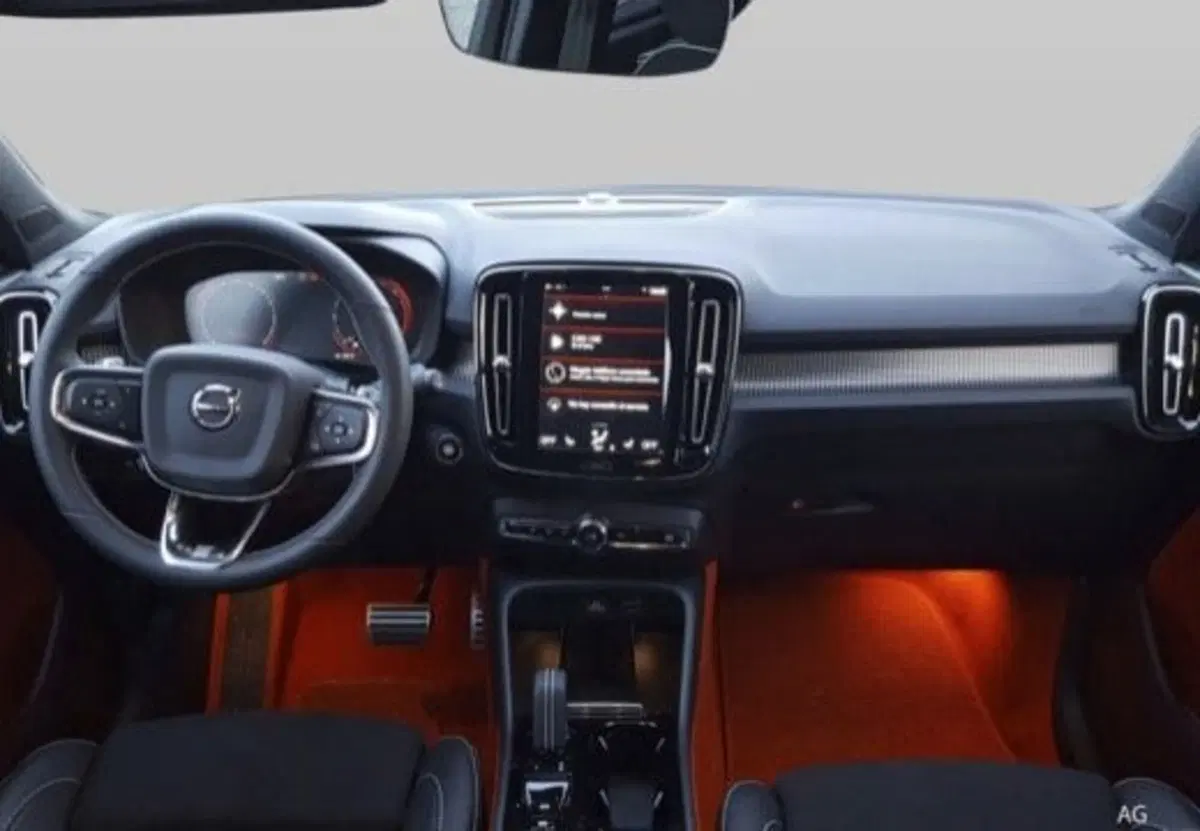Volvo XC40 usata a Palermo (18)