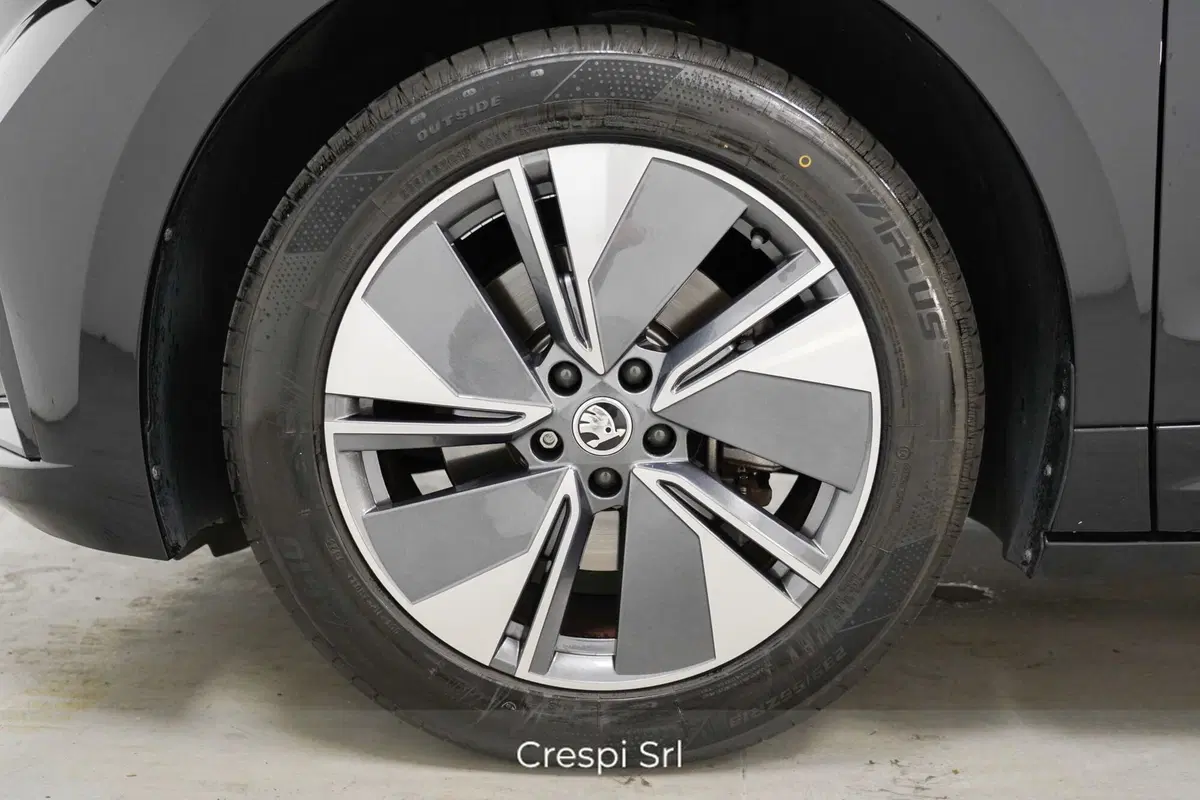 Skoda Enyaq usata a Varese (7)