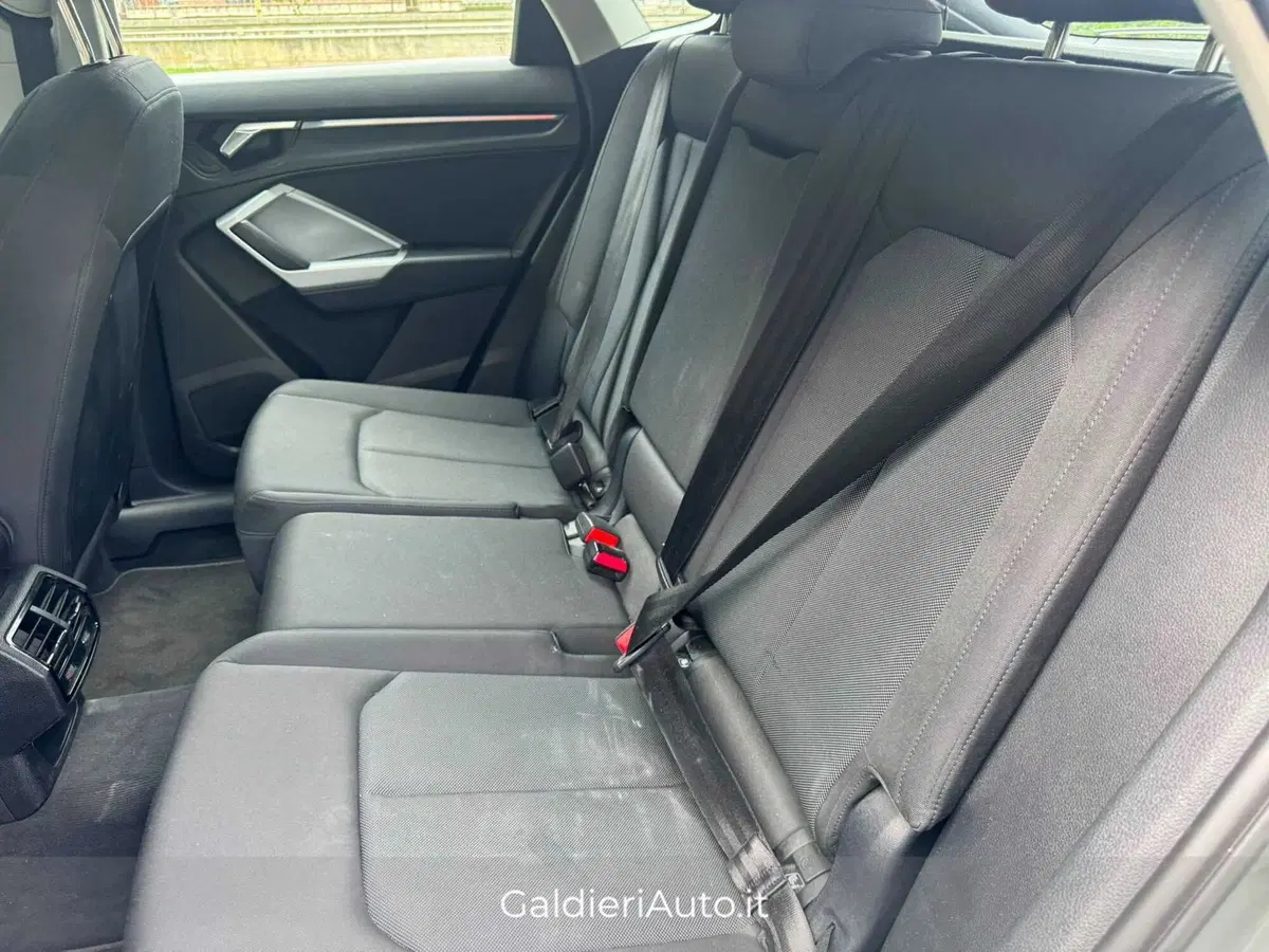 Audi Q3 Sportback usata a Salerno (7)