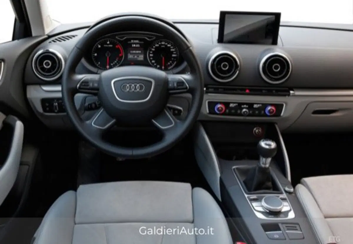 Audi Q2 usata a Salerno (11)