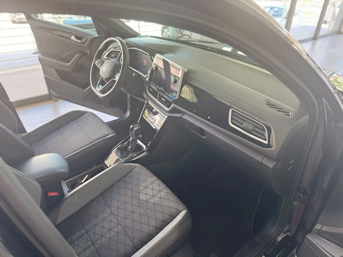 Volkswagen T-Roc usata a L'Aquila (12)
