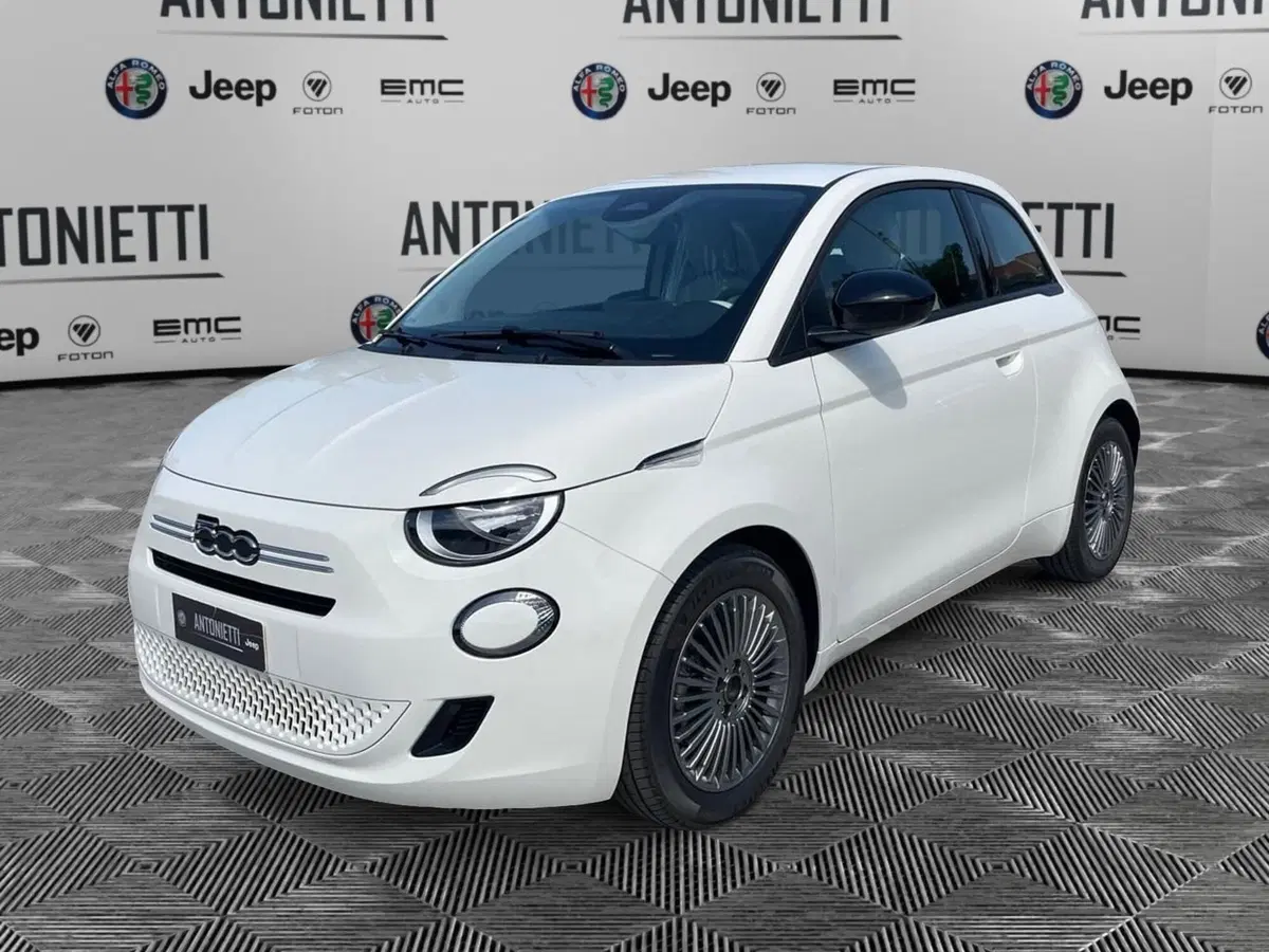 Fiat 500 nuova a Ancona