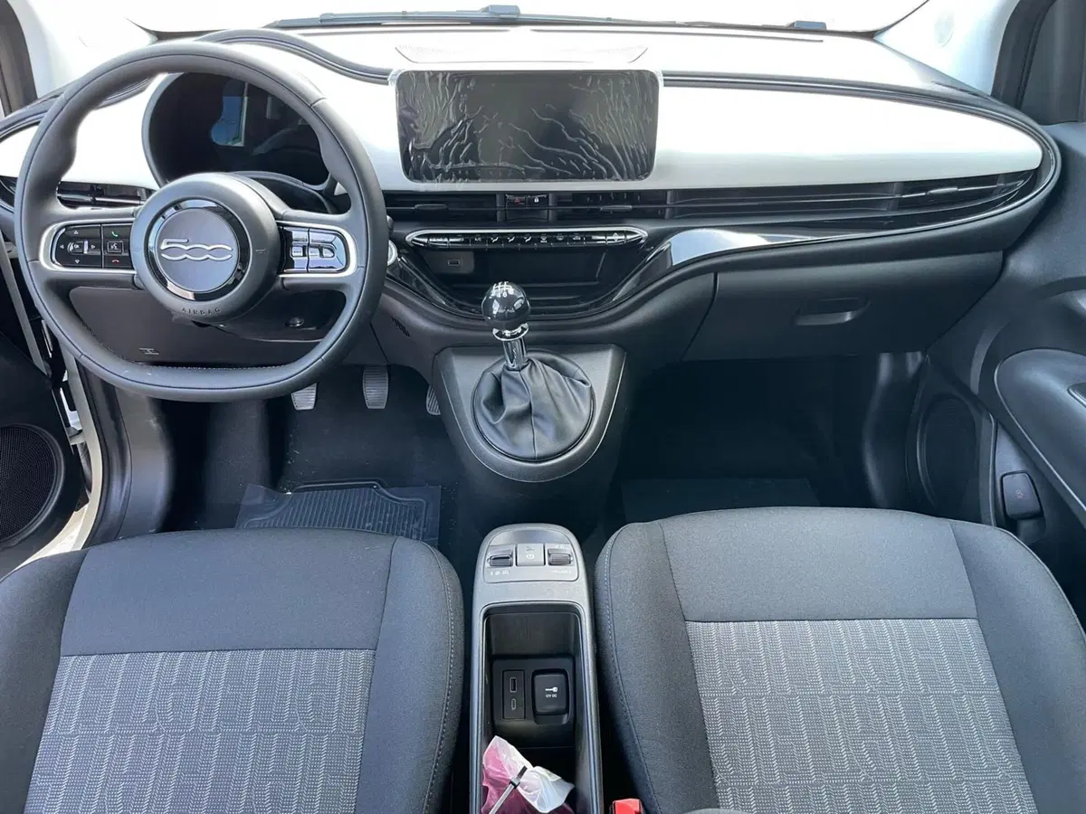 Fiat 500 nuova a Ancona (10)