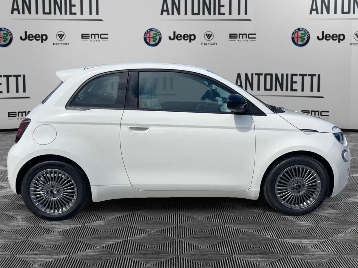Fiat 500 nuova a Ancona (4)