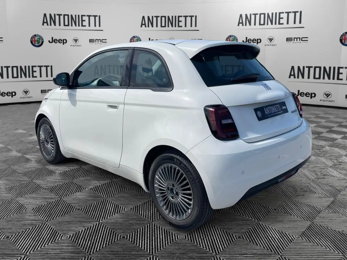 Fiat 500 nuova a Ancona (7)