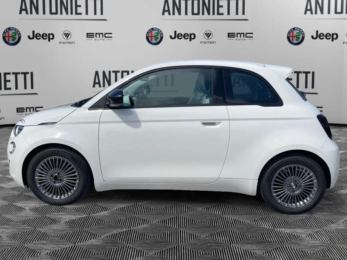 Fiat 500 nuova a Ancona (8)