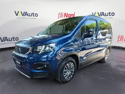 Peugeot Rifter Long 1.5 bluehdi Allure 130cv eat8 del 2023 usata a Massa