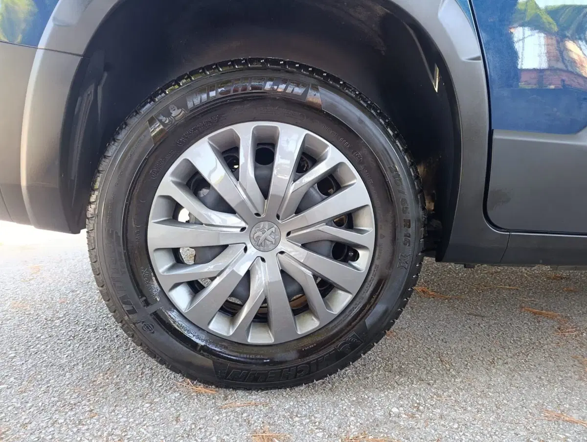 Peugeot Rifter usata a Massa-Carrara (11)