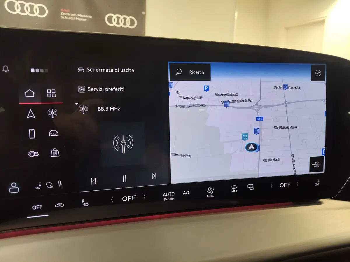 Audi Q4 Sportback nuova a Modena (10)