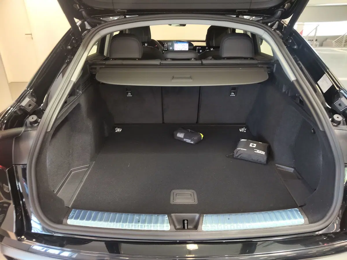 Audi Q4 Sportback nuova a Modena (17)