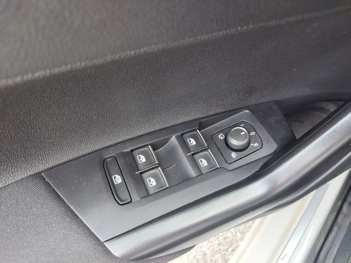 Volkswagen Taigo usata a Modena (15)