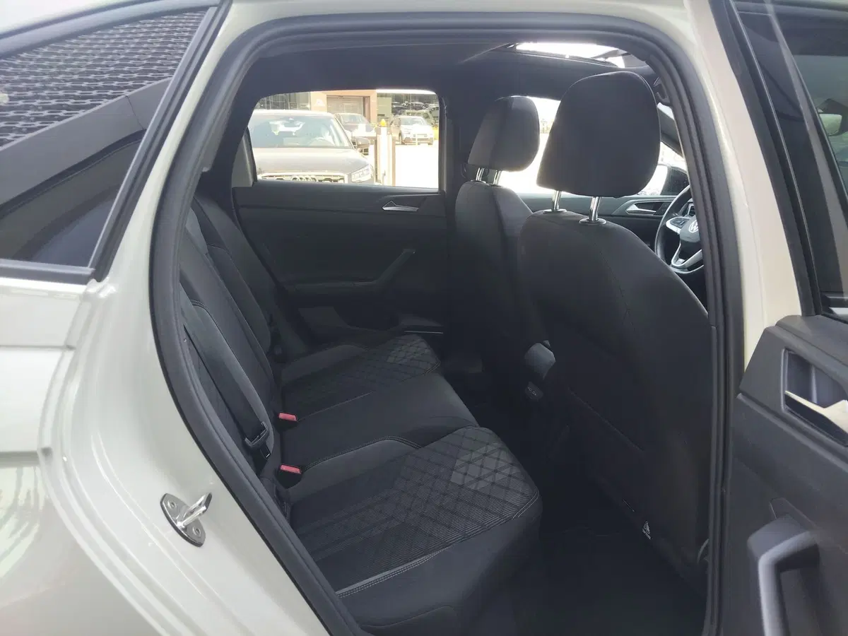 Volkswagen Taigo usata a Modena (17)