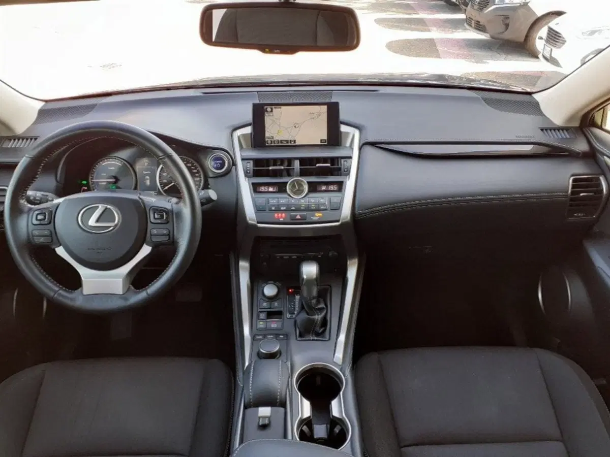 Lexus NX usata a Modena (8)