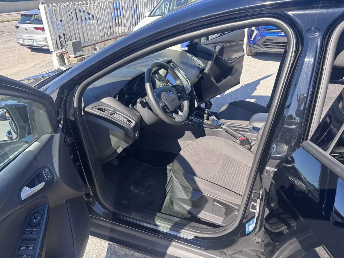 Ford Focus usata a Ancona (9)