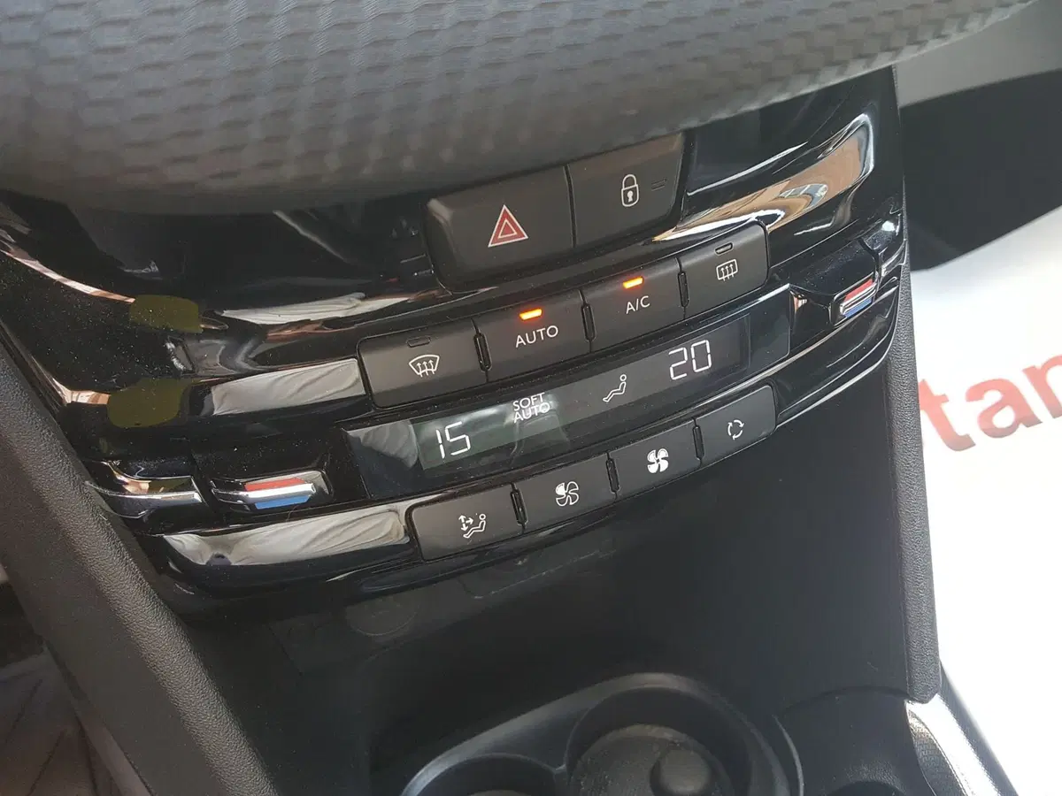 Peugeot 2008 usata a L'Aquila (13)