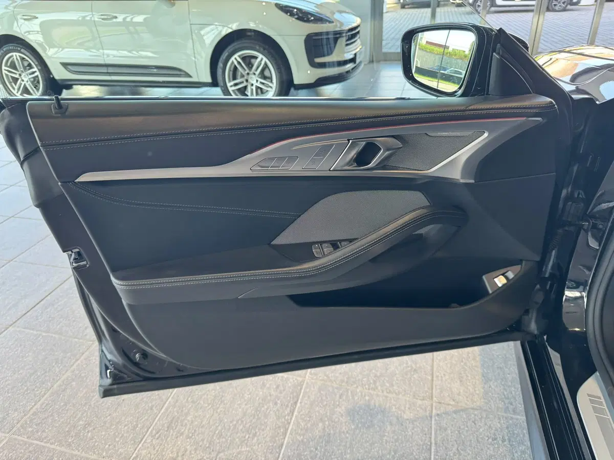 BMW Serie 8 Coupé usata a Firenze (16)