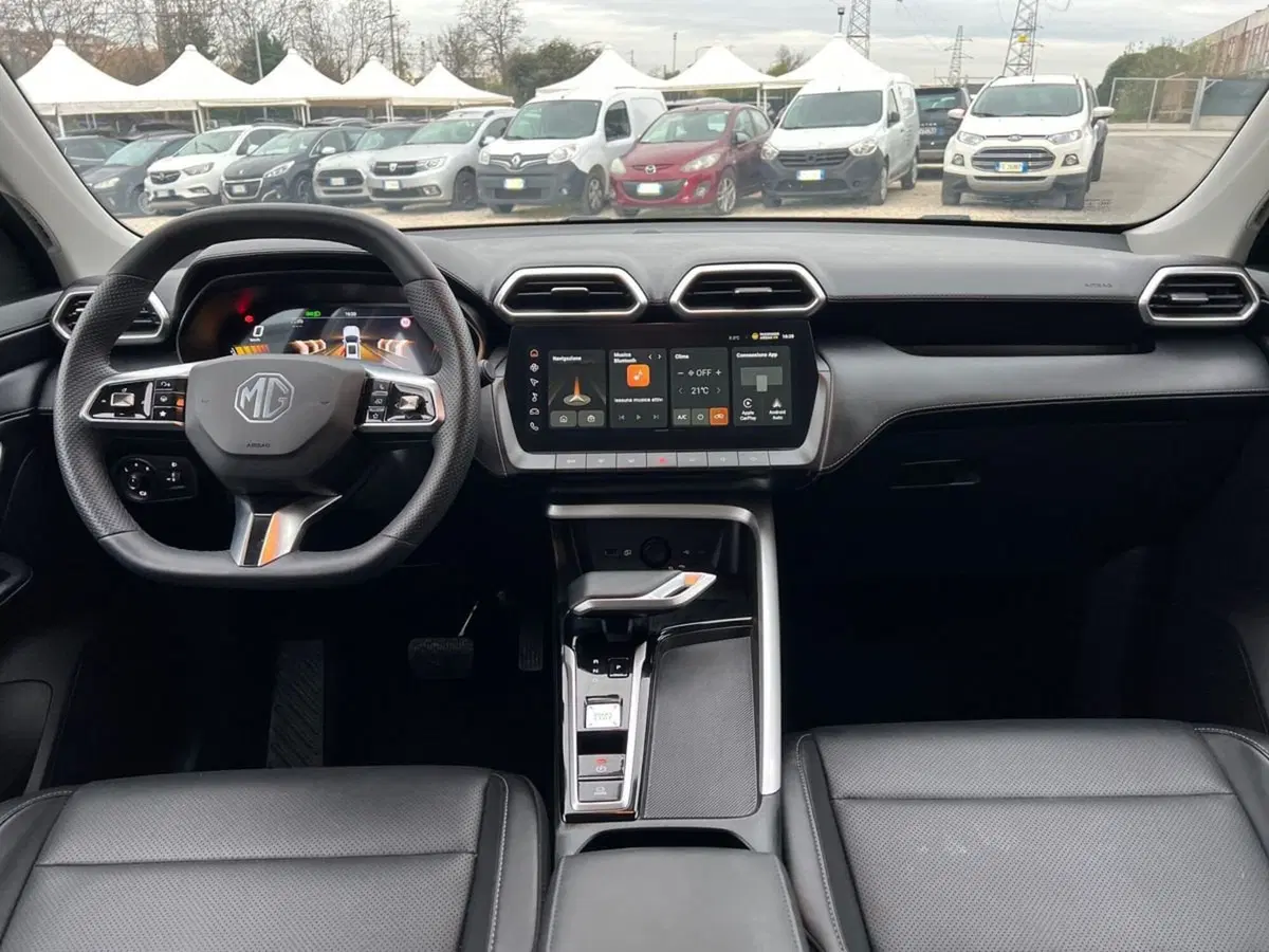 Mg ZS EV usata a Roma (12)