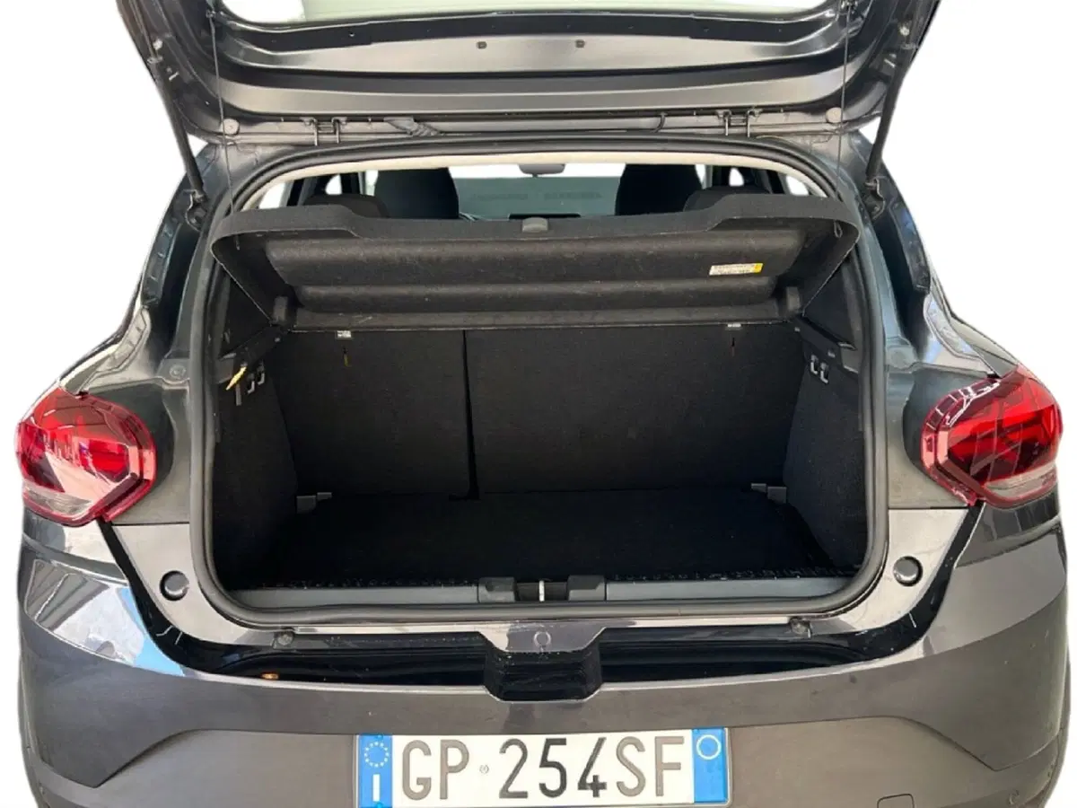 Dacia Sandero usata a Roma (10)