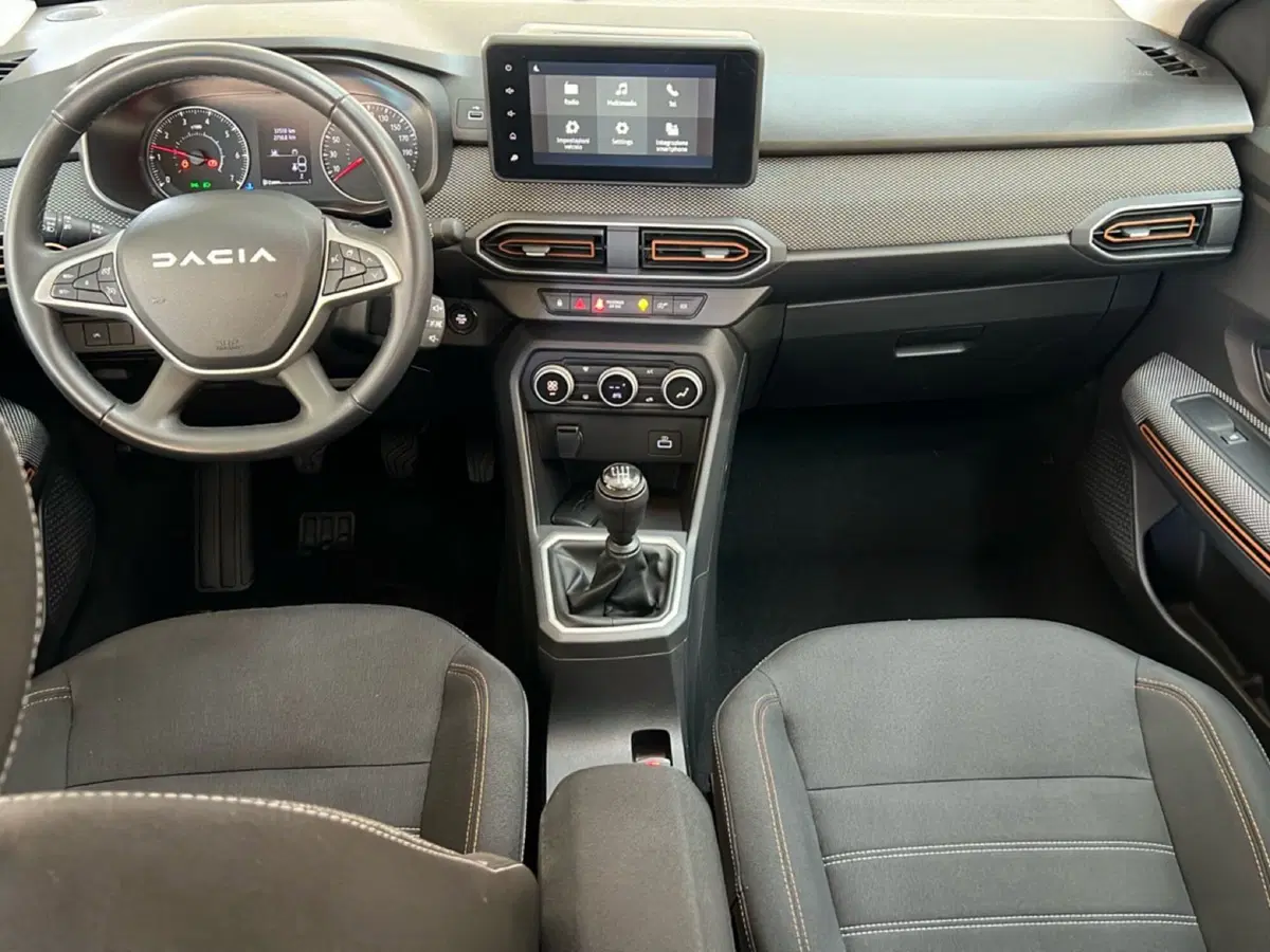 Dacia Sandero usata a Roma (11)