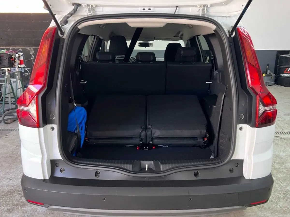 Dacia Jogger usata a Roma (10)