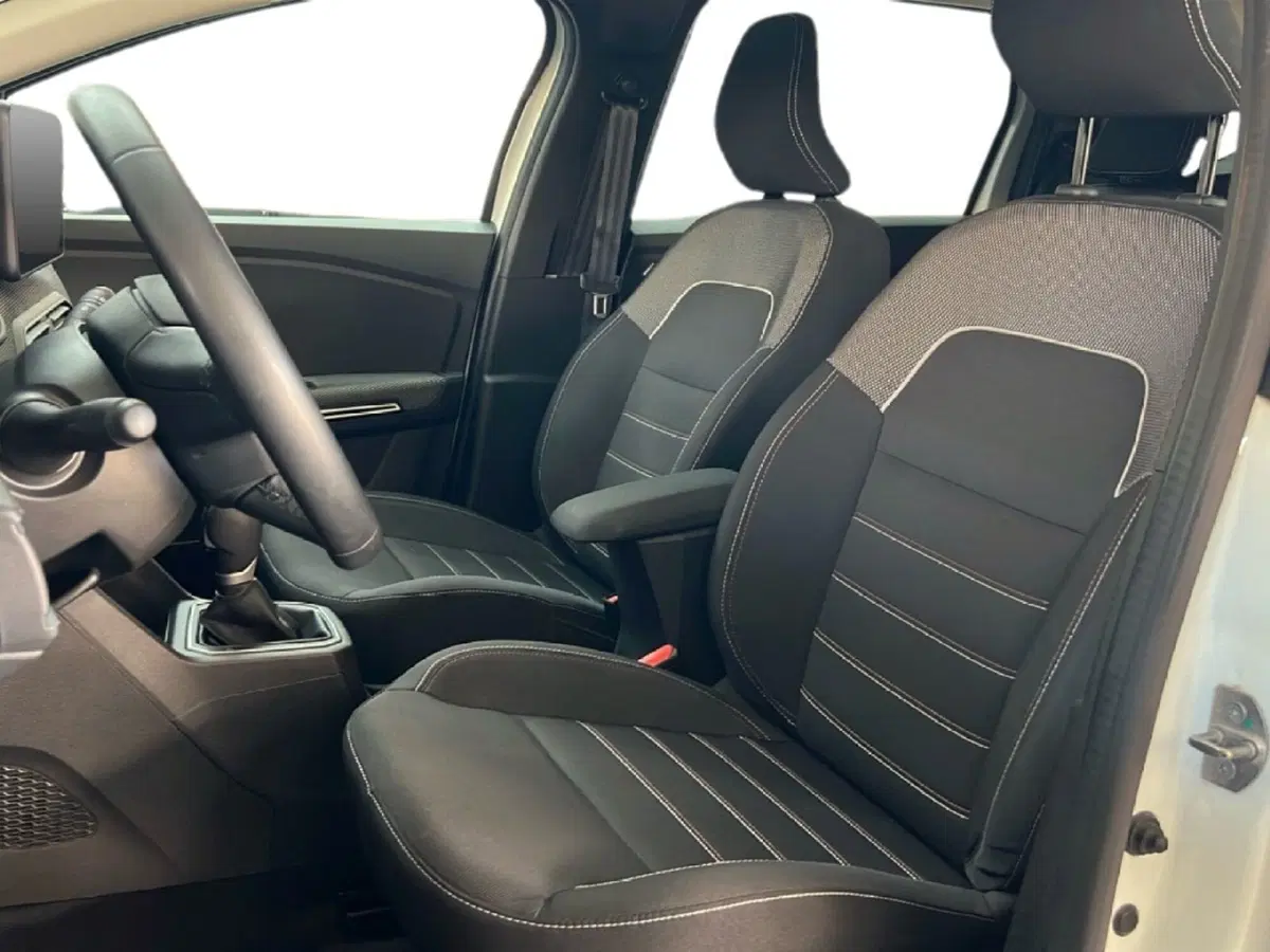 Dacia Jogger usata a Roma (12)