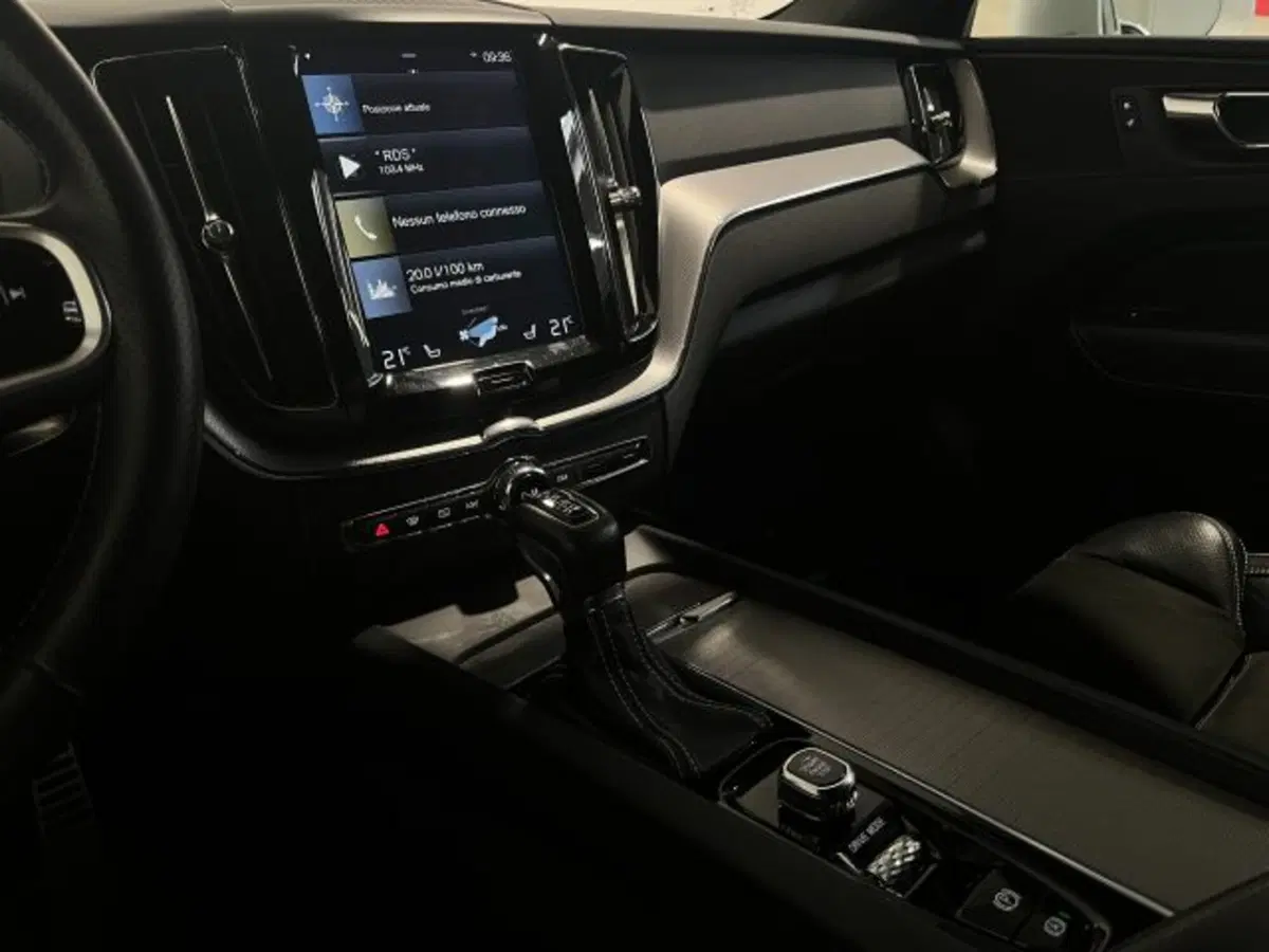 Volvo XC60 usata a Treviso (11)
