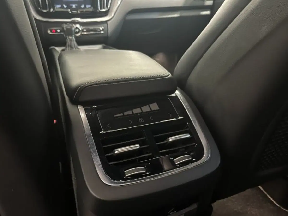 Volvo XC60 usata a Treviso (14)