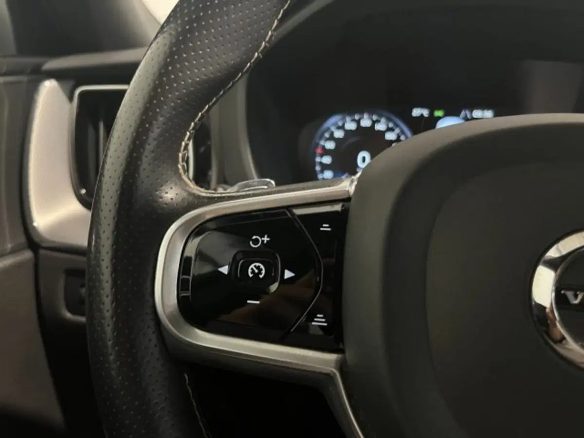 Volvo XC60 usata a Treviso (7)