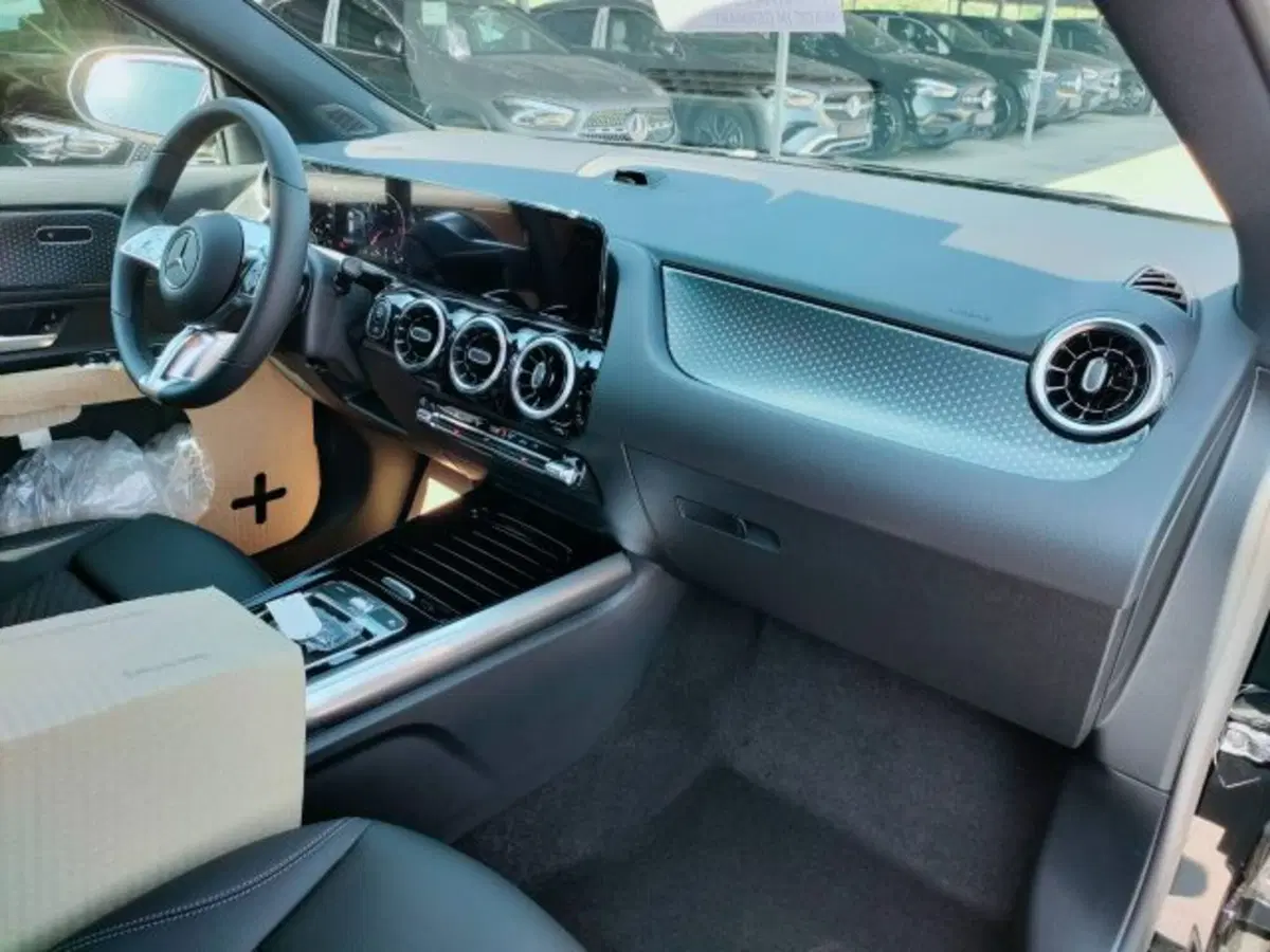Mercedes-Benz GLA SUV nuova a Teramo (12)